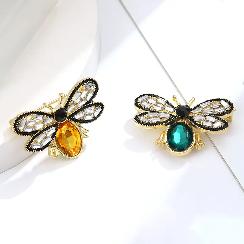 Broche de abeja de aleación de diamantes de imitación, alfileres de solapa de insectos de abeja Animal para accesorios de vestido delicado, regalos de cumpleaños de boda y Navidad