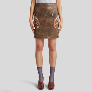 Femmes 2025 Hiver Nouvelle Mode Jupes en Faux Cuir Taille Haute Minceur Serré Brillant Casual Outfit - Product Image 3