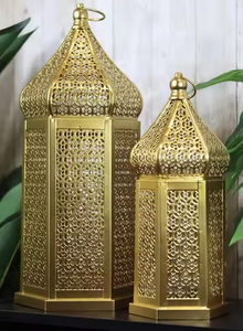 Farol de Vela Decorativo Moderno Marroquí de Metal Dorado Hecho a Mano de Alta Calidad, Personalizado para Eid y Ramadán, Diseño Calado, Gran Venta - Product Image 3