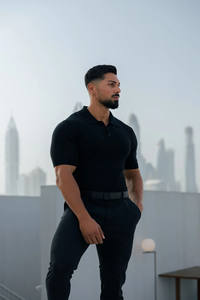 Polo de punto negro liso clásico de negocios y golf personalizado de gran oferta, Polo de manga corta de secado rápido, ropa deportiva y de calle para hombre - Product Image 4