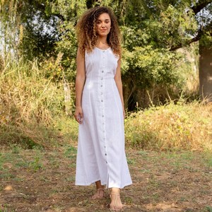 Robe longue bohème à manches longues et boutonnée sur le devant, 100% coton biologique respirant, épaules dénudées - Product Image 5