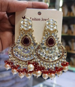 PENDIENTES TRADICIONALES Y DE MODA INDIOS KUNDAN CHAPADO EN ORO CON PENDIENTES DE PERLAS Y PENDIENTES DE BOLLYWOOD PARA MUJERES Y NIÑAS - Product Image 5