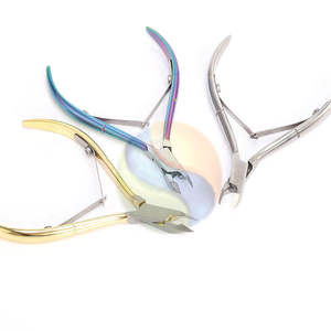 Pince à cuticules professionnelle en acier inoxydable, outil de manucure de précision, pince à cuticules de haute qualité en acier inoxydable - Product Image 4