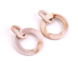 "Boucles d'oreilles en corne de buffle faites à la main, corne naturelle, résine, bois et laiton ensemble de boucles d'oreilles rectangulaires noires | Bijoux uniques en matériaux mixtes - Product Image 1
