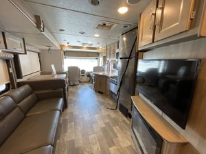 รถบ้านมือสอง ปี 2020 รุ่น Coachmen Mirada 32SS - Product Image 5