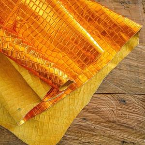 Cuero de Búfalo en relieve de cocodrilo metálico de 8 a 22 pies cuadrados disponible para pedido. - Product Image 3