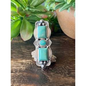 Anillo Hecho por Artesanos Navajo con Turquesa Kingman y Plata Esterlina, Talla 5.5, Engastado en Bisel con Incrustaciones de Oro Rosa de 18K, Regalo con Licencia Privada 'IS' - Product Image 1