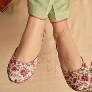 High Quality Printed Women Khussa-Fashion Trend Anti-Slippery Customizable Private Label Factory Manufactured Genuine Leather - Product Image 2