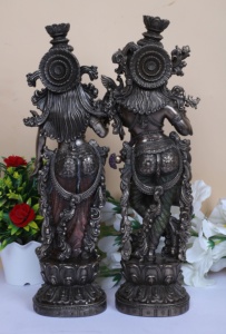 Artesanía Nirmala, Estatua de Radha Krishna Hecha a Mano en Poliresina para Decoración y Adoración en el Hogar o Templo, Origen Rajasthan - Product Image 2
