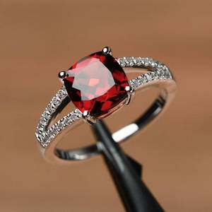 Bague de Fiançailles et de Mariage en Argent Sterling 925 Fait Main avec Grenat Naturel, Sertissage Vintage, Certifiée par un Certificat Tierce Partie - Product Image 1