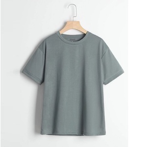 เสื้อยืดคอกลมผู้ชายแฟชั่นฤดูร้อนสุดหรูเสื้อยืดผ้า100% คอตตอนแห้งเร็วพิมพ์ซับลิเมชันสีดำขนาด180กรัมผ้าถักแบบครึ่งคอตตอน - Product Image 1