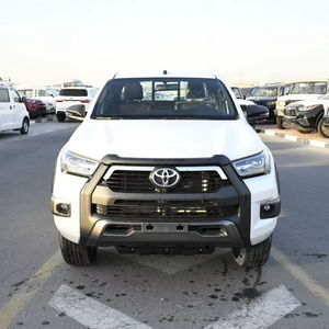 Toyota Hilux 4.0L d'occasion 2025, parfait état, à vendre - Product Image 1