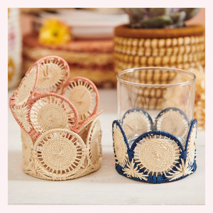 Camino de mesa de rafia y ratán hecho a mano | 2025 Bohemian Coastal-Chic Home Accent para una cena elegante y entretenida - Product Image 2