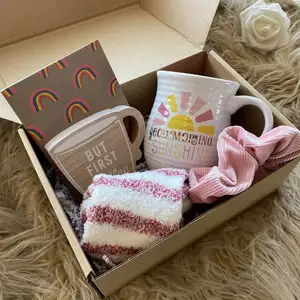 早晨可爱少女冬季咖啡爱好者礼品盒彩虹咖啡杯护理包舒适袜子盒