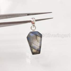 Colgante de Plata de Ley 925 con Labradorita Azul Fuego Natural, Gema Auténtica, Piedra de Nacimiento, Joyería Hecha a Mano para Navidad - Product Image 5