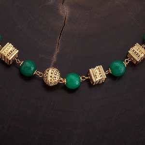 Collier Mala antique 158352 en bois religieux avec motifs de boules de diamant, de chiffres et de fleurs, et pompon, pour cadeaux, fiançailles, ou à porter avec un pull - Product Image 3