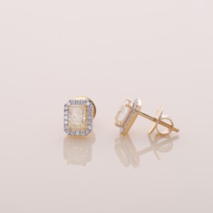 Boucles d'oreilles clous en argent sterling 925 massif avec halo de diamants jaunes taille radiant 0,64 carat - Product Image 5