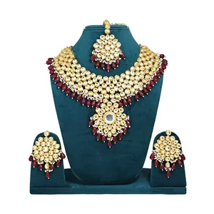 Conjunto de collar nupcial Meenakari Kundan con cuentas blancas, chapado en oro, joyería fina color granate para bodas - Product Image 1