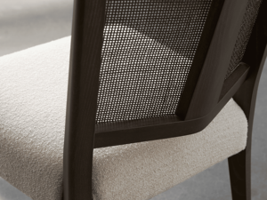 Silla de comedor moderna de madera maciza con respaldo de caña y tapicería de lino para uso en apartamentos y villas - Product Image 5