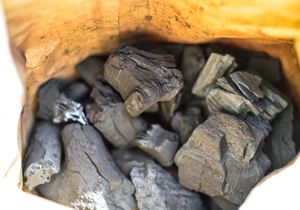 Carbón de madera dura natural de alta calidad, carbón de larga duración para asar a la parrilla, asador y restaurante - Product Image 6