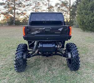 Polaris Xpedition 1000 XP Crew 4WD UTV con Neumáticos 35x12.50R17, Transmisión Automática, Certificado por la EPA - Product Image 6