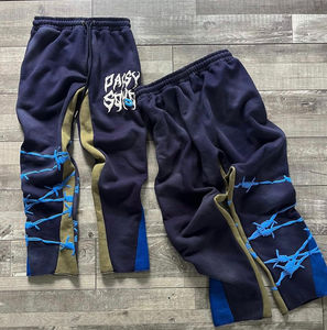 Conjuntos apilados con logotipo 3D personalizado, pantalones acampanados de invierno y sudaderas con capucha estampadas, ropa de entrenamiento de dos piezas, chándal para hombres - Product Image 4