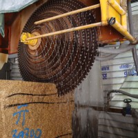 Machine de découpe de blocs multilames à pont de type pilier QSQ-1700B-26P