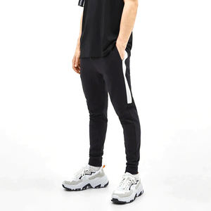 กางเกงลำลองเอวสูงสำหรับผู้ชายกางเกงแห้งเร็วระบายอากาศได้ดีสไตล์ใหม่ฤดูร้อน - Product Image 1