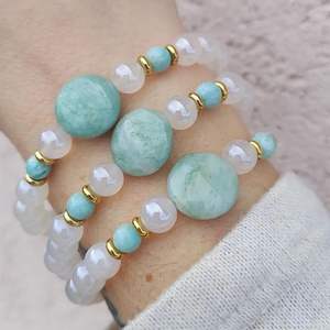 สร้อยข้อมือเรซิ่นคุณภาพพรีเมียมสำหรับผู้หญิง งานแฮนด์เมด เครื่องประดับแฟชั่นทันสมัย ของขวัญ ขายส่งจำนวนมาก งานฝีมือเรซิ่น - Product Image 3