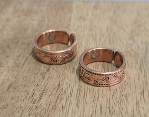 Anillo Magnético de Cobre 99.9% con Grabado Floral Antiguo, Logotipo Personalizado, Estilo Europeo, Regalo Empresarial, Año Nuevo, Unisex - Product Image 4