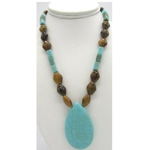 Collier de perles en pierre de résine pour femmes Perles en résine de couleur et de taille personnalisées faites à la main - Product Image 1