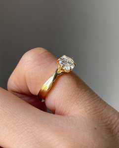 แหวนหมั้นโซลิแทร์แบบกลม1.50 CT แหวนหมั้นเพชรโมอิสซาไนต์ทรงโค้งสีทอง14K ของขวัญครบรอบแต่งงาน - Product Image 3