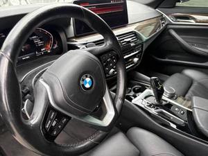 Sedan 2021 B-M-W Série 5 530i 4dr soigneusement utilisée - Product Image 2