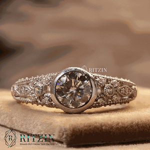 Anillo de Compromiso de Diamante de Corte Redondo Estilo Vintage con Engaste de Puntas en Oro Rosa y Plata de Ley para Mujer - Product Image 6