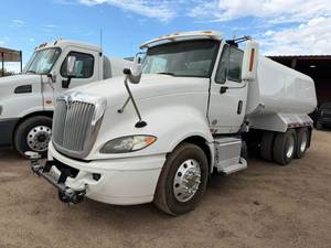 Camión Tractor Diésel de Larga Distancia 6x4 con Tanque de Agua de Gran Capacidad para Construcción y Transporte Logístico, Listo para Enviar - Product Image 2