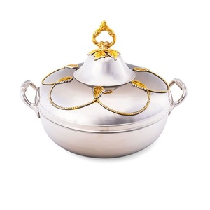 Recién llegado, cazuela de Acabado niquelado Hotpot con asas de diseño brillantes con tapa de forma redondeada, calentador de alimentos - Product Image 1