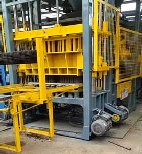 Presse hydraulique automatique de haute technologie pour la fabrication de blocs creux et de pavés - Product Image 1