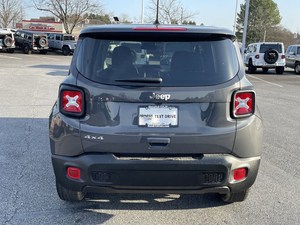 Jeep Renegade Latitude 2023 Seminuevo, Vehículo Eléctrico Híbrido de Alta Calidad, Caja de Cambios Automática, Asientos de Cuero, Cámara Trasera, Neumáticos R17 - Product Image 6