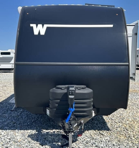 Roulottes de voyage d'occasion 2026 Winn-E-b-a-g-o Industries Towa-b-l-e-s Micro-Mini 2108FBS - Product Image 1