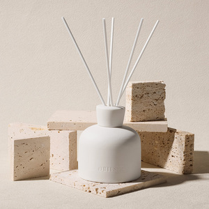Long Lasting Eco Friendly White Ceramic 100ml <strong>Oud</strong> Wood Reed <strong>Diffuser</strong> for Gift Stores Wholesale - Product Image 1