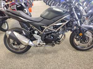 Disponible dès maintenant : Motocyclettes de rue SV650 (ABS) 2025 – Nouveautés en stock - Product Image 6