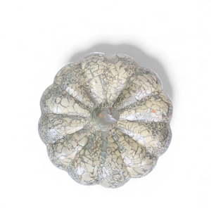 Calabaza de Halloween Única con Laca Natural y Incrustaciones de Huevo, Artículo Decorativo Hecho a Mano para Exhibición en Mesa, de Vietnam - Product Image 2