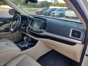 Voiture d'occasion fiable Toyota Highlander XLE 2018 - Product Image 4