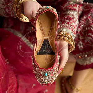 Factory Direct Sale Anti-Slippery Durable Khussa Fashion Footwear Handmade Velvet Upper Genuine Leather Outsole Made in Pakistan - Product Image 6