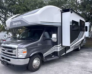 Autocaravanas GRAND DESIGN LINEAGE SERIES M 25FW Usadas 2023 2022, Interiores Espaciosos para Campamentos Familiares y Viajes por Carretera, 4-6 Pasajeros - Product Image 4