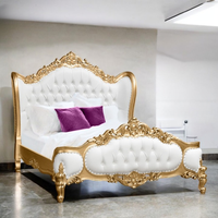 Lit en bois de Java de luxe, sculpté à la main, en acajou massif, finition feuille d'or, capitonnage blanc, moderne, plusieurs tailles disponibles