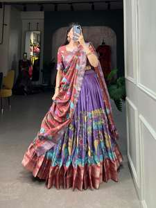 Lehenga Choli y Dupatta de Seda Dola, Estilo Moderno, Pesado y Hermoso, con Estampado Kalamkari y Trabajo de Tejido Zari, Suministro al por Mayor - Product Image 3