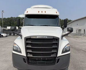 Best!! Excellent Used 2018 <b>Freightliner</b> Cascadia 125 Sleeper Semi <b>Truck</b> 71 Integral Sleeper 475HP 10Speed Manual Ship Worldwide - Product Image 3