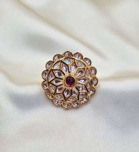 Anillo DE BODA DE ACERO INOXIDABLE chapado en oro de 24 quilates hecho a mano para mujer elegante corte ovalado circón diseño clásico de moda para el Islam - Product Image 1