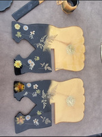 Lujoso soporte de Corán de resina hecho a mano con elegante caligrafía árabe ligero duradero y personalizable para espacios de oración